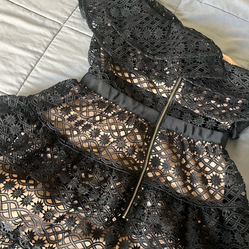 Self portrait dress like new. Black , lace size 6 - Picture 5 of 9